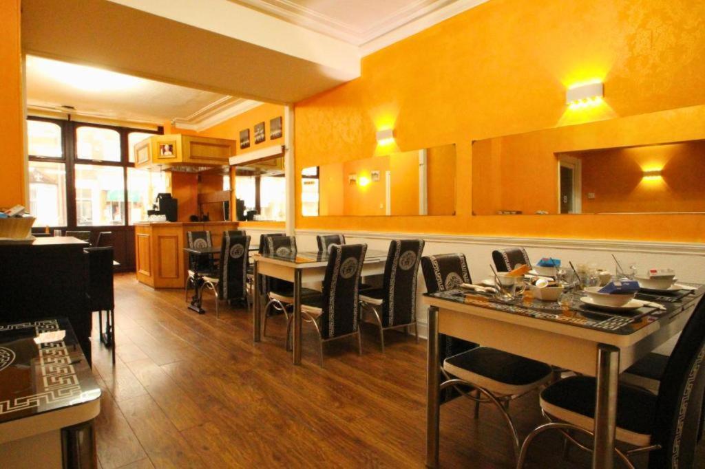 Oyo Hotel 33 - Blackpool — Photos 3
